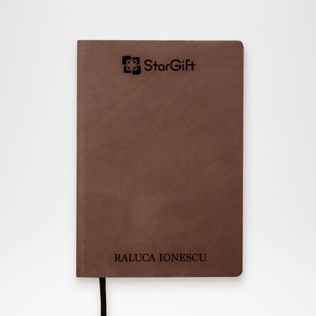 Agendă din piele personalizată cu logo pe centru și nume