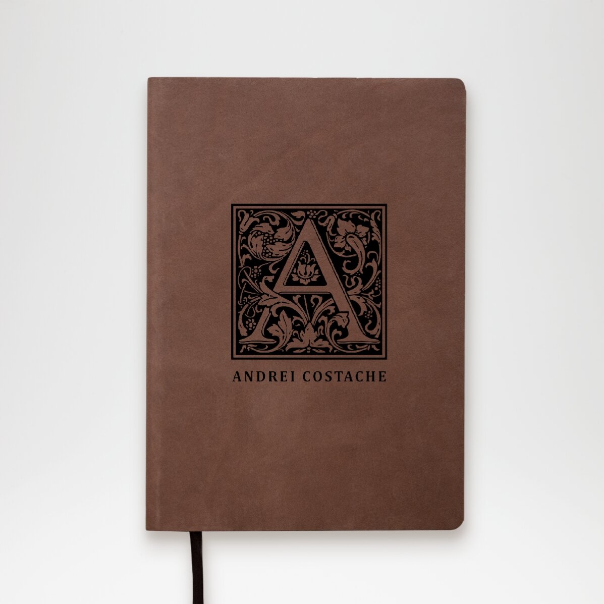 Agendă din piele personalizată cu monogramă și nume pentru zi onomastică