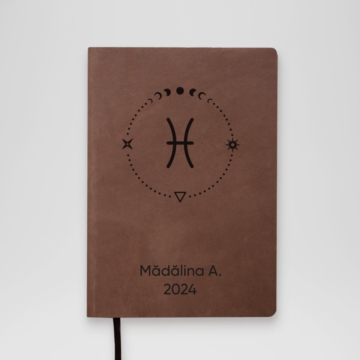 Agendă din piele personalizată cu text și zodia Pești