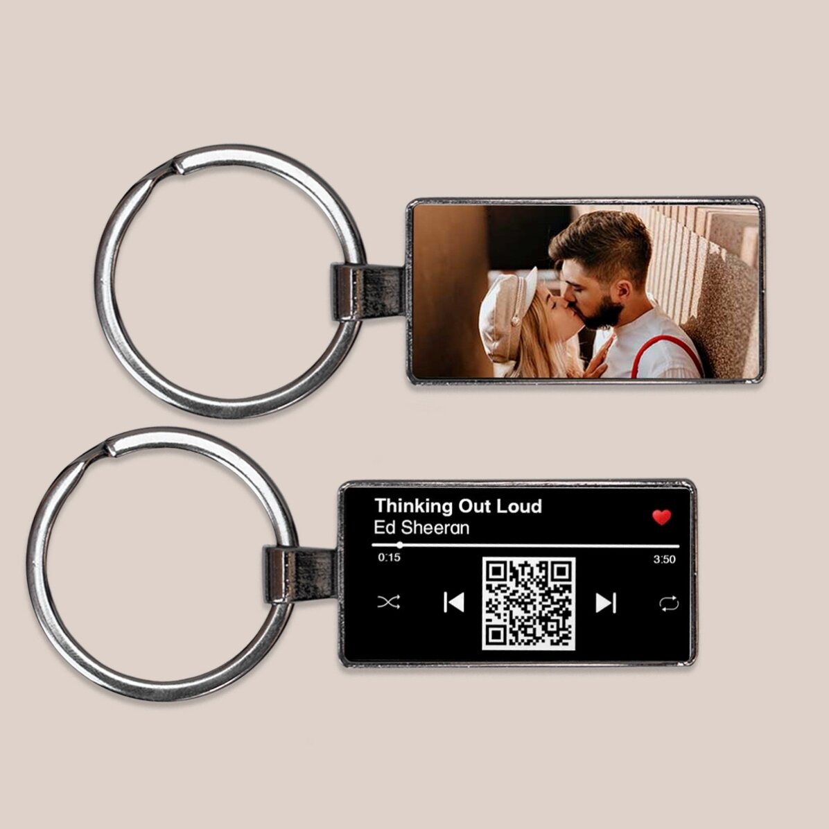 Breloc personalizat cu o poză și cod QR - Melodia noastră