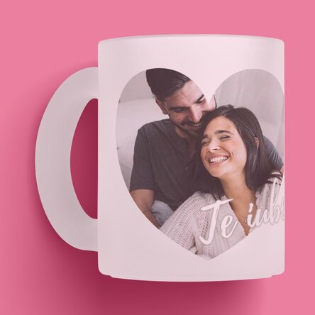 Cană sticlă mată personalizată cu poză în formă de inimă - Te iubesc! 