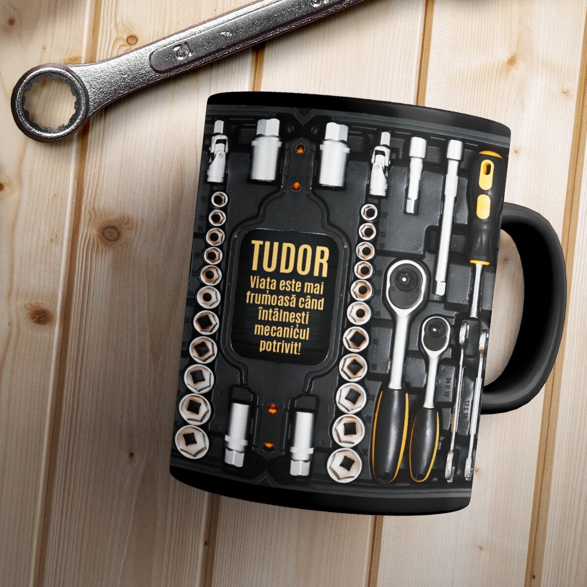 Cană neagră personalizată cu text pentru Mecanic 