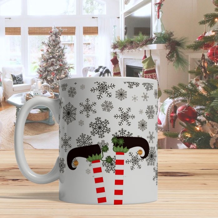 Cană personalizată Elf cu text - model de Crăciun