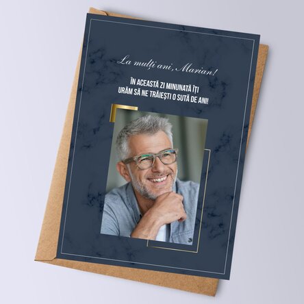 Card personalizat cu o poză și mesaj pentru el