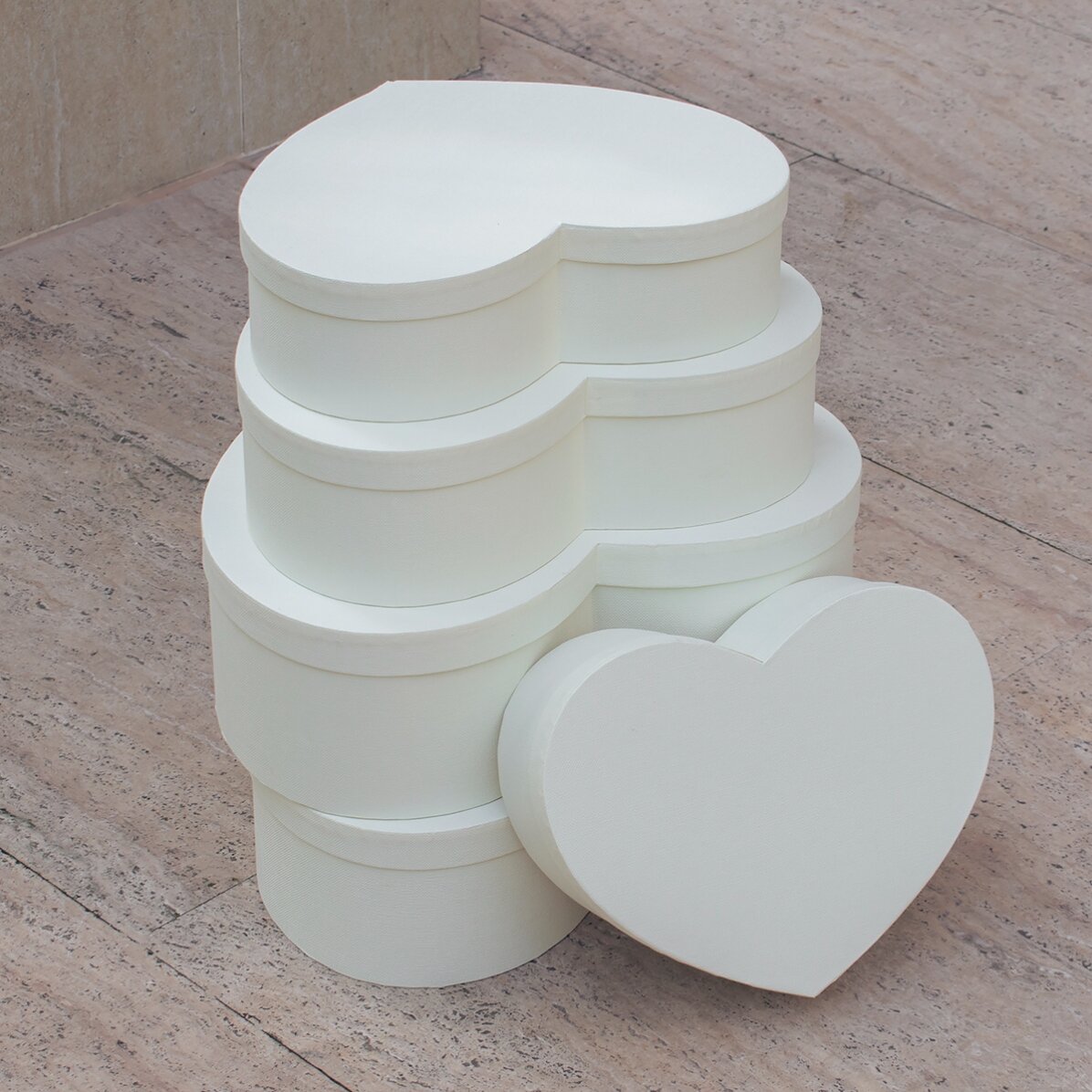 Cutie cadou în formă de inimă - alb