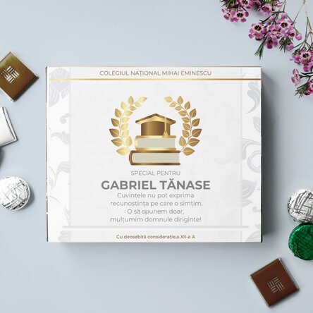 Cutie de bomboane personalizată cu text pentru Profesor- Model absolvire