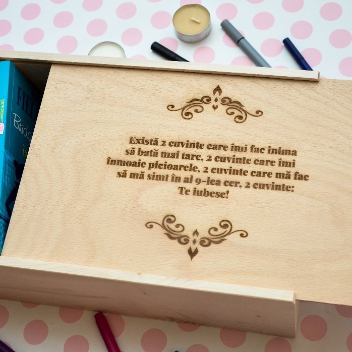 Cutie de cadou personalizată din lemn cu mesaj