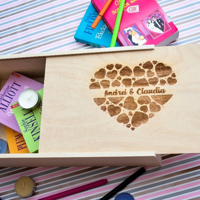 Cutie de cadou personalizată din lemn cu numele voastre 