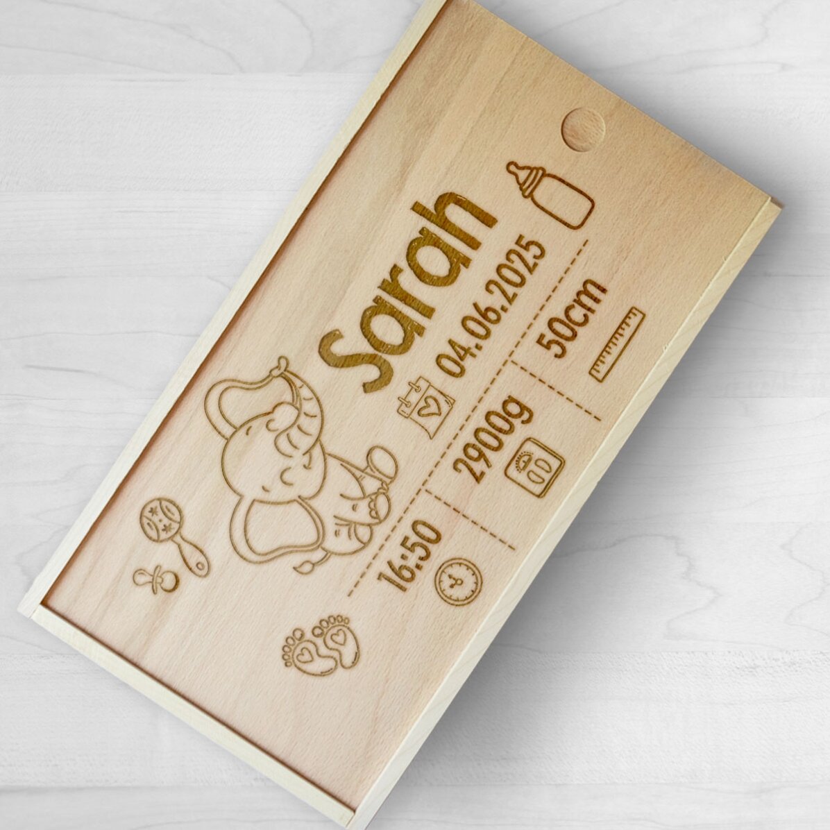 Cutie de cadou personalizată din lemn cu text - Nou născuți