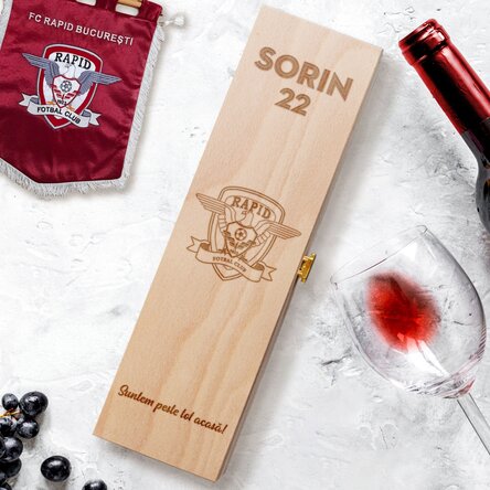 Cutie de vin FC Rapid personalizată cu nume și mesaj