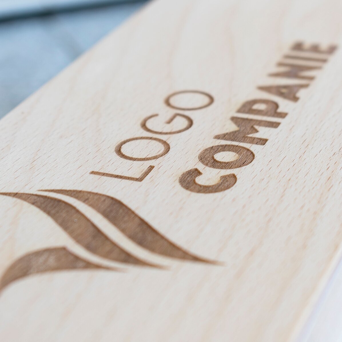 Cutie de vin personalizată cu logo