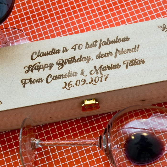 Cutie de vin personalizată cu mesaj