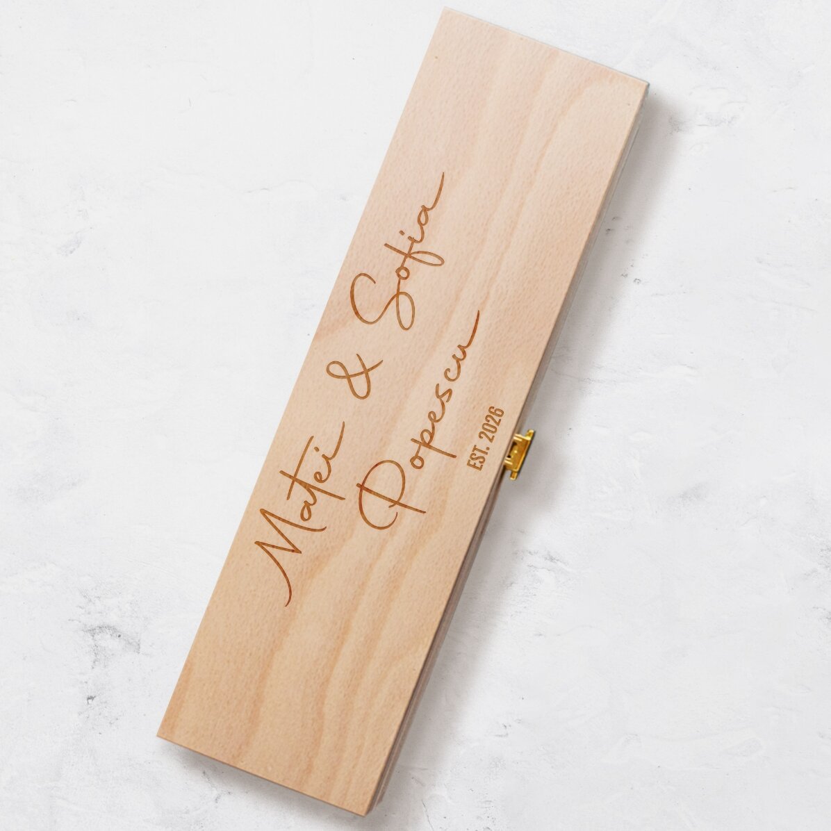Personalised wine box with text