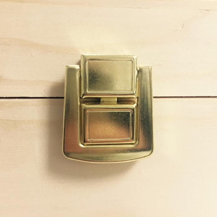 Cutie de vin personalizată - just married