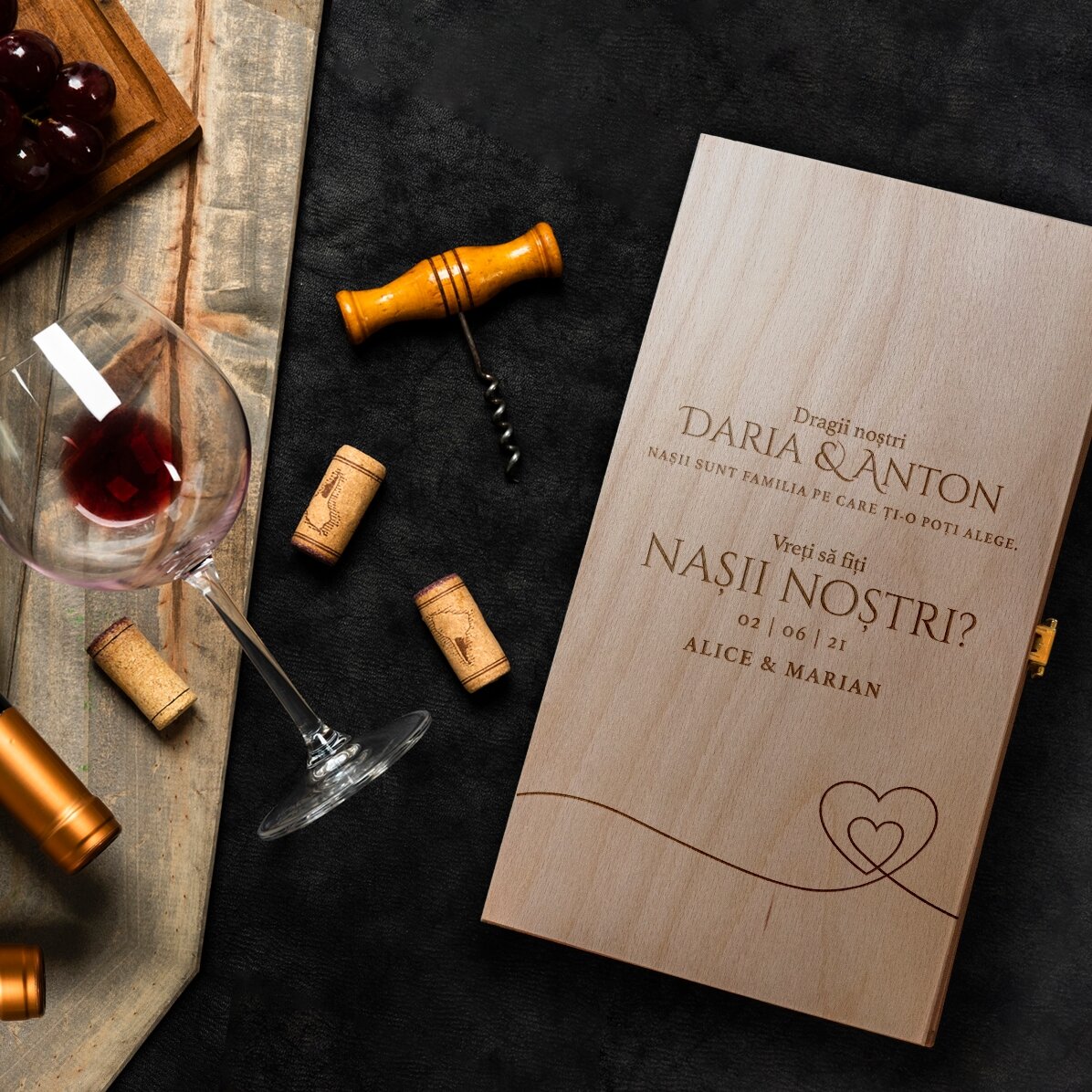 Cutie de vin personalizată pentru două sticle - Cerere pentru nași