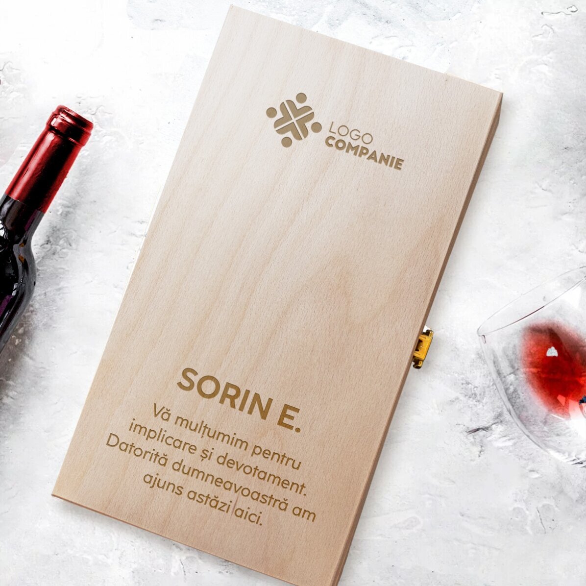 Cutie de vin personalizată pentru două sticle de vin cu logo și mesaj