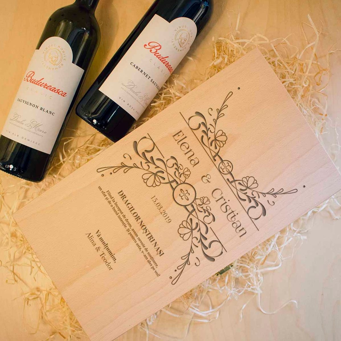 Cutie de vin personalizată pentru două sticle - Mesaj pentru nași