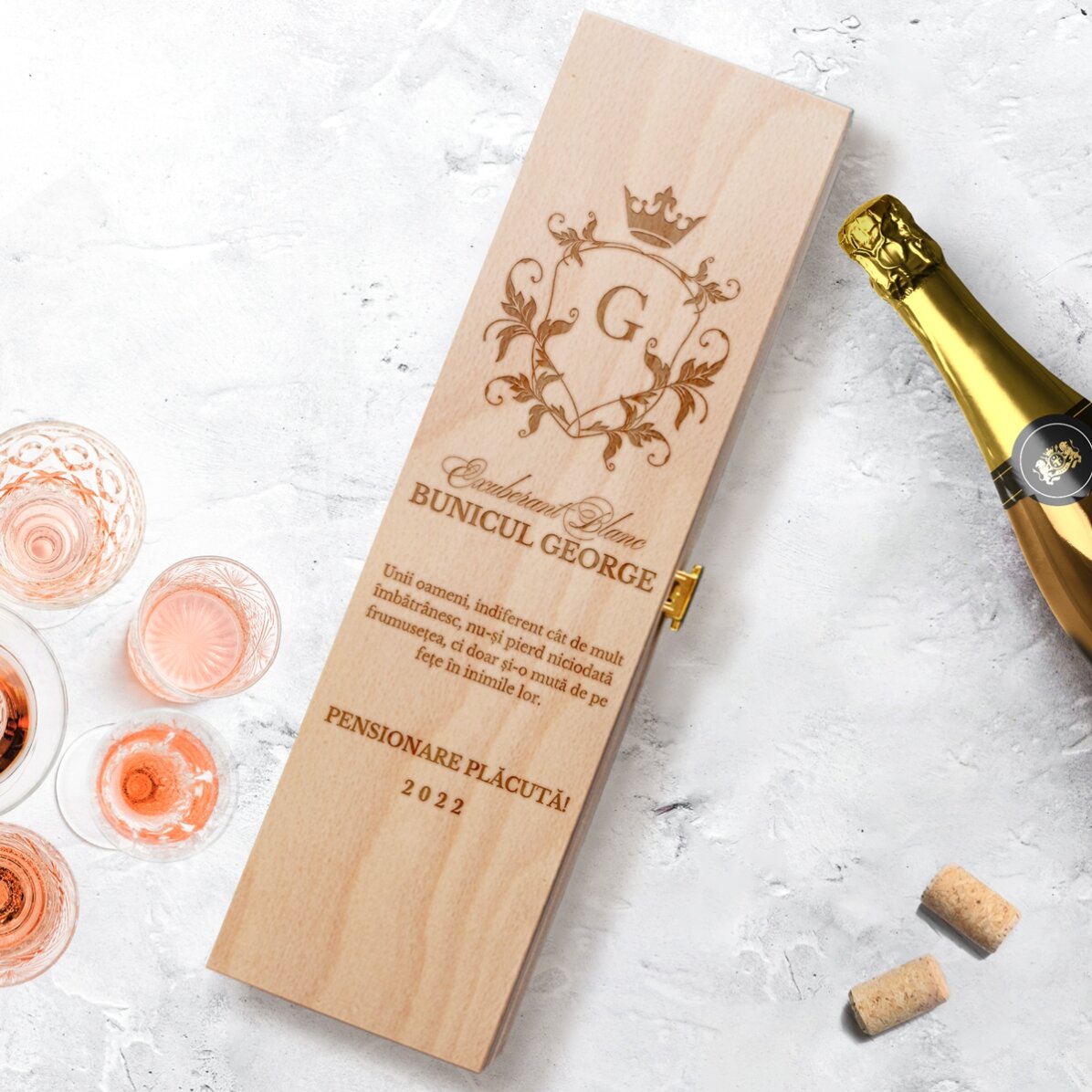 Cutie de vin spumant personalizată - model pentru pensionare