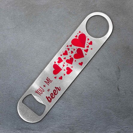 Desfăcător de bere personalizat cu text - You + Me = Beer