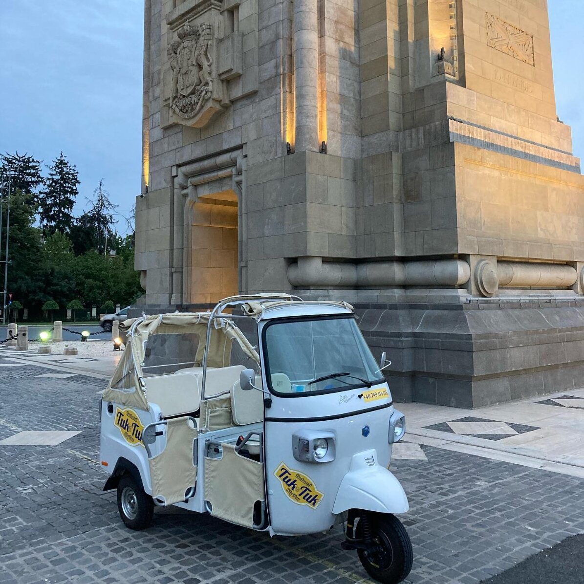 Experiență cadou - Tur privat cu TukTuk-ul în București