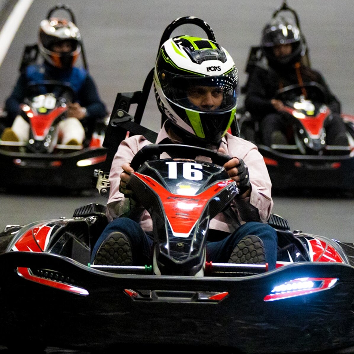 Experiență cadou plină de adrenalină - Sesiuni de Karting  indoor în Cluj