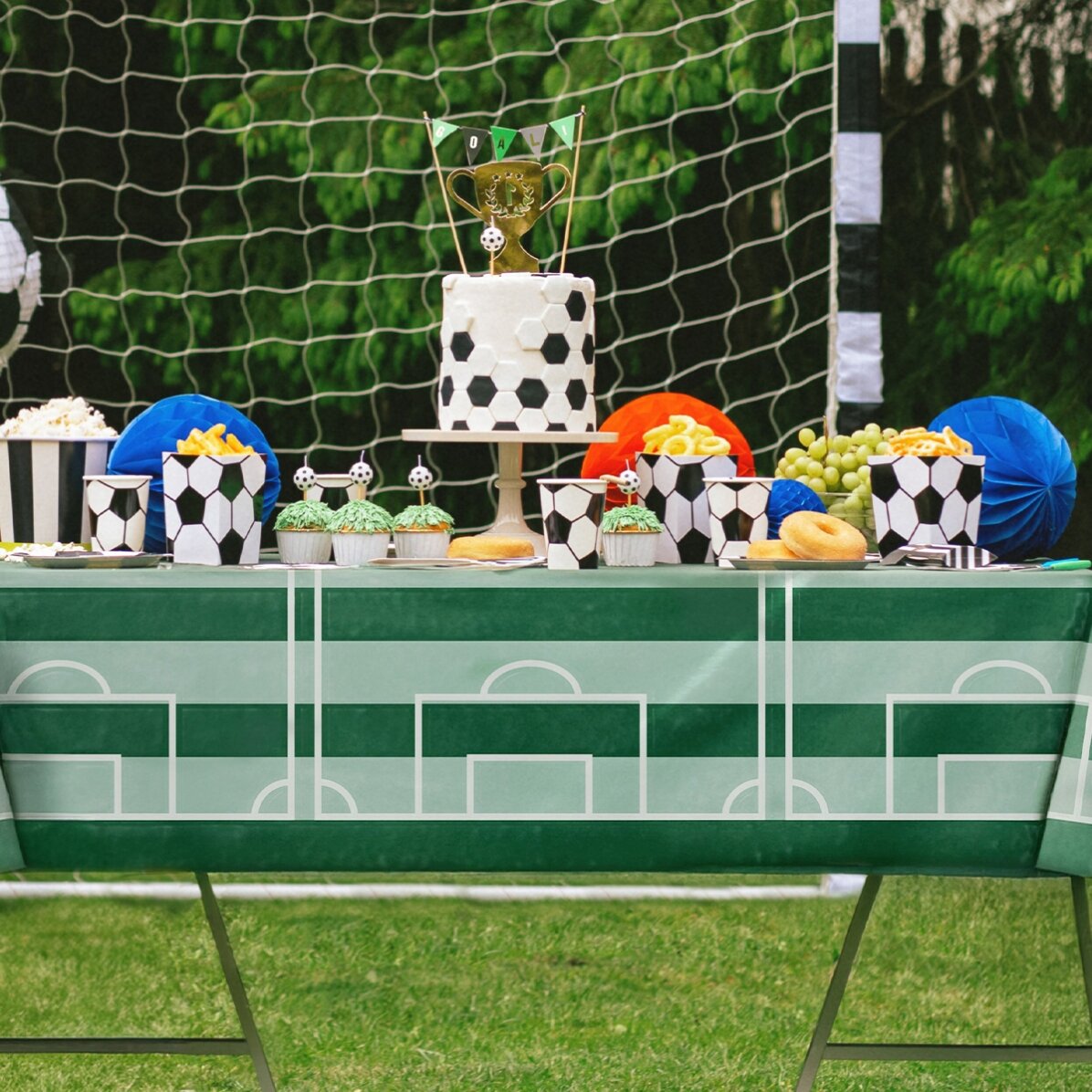 Față de masă - Teren de fotbal