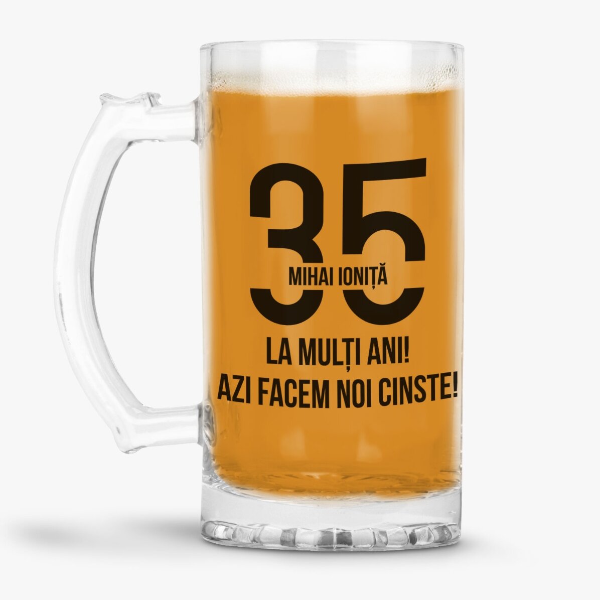 Halbă de bere personalizată cu text pentru aniversare