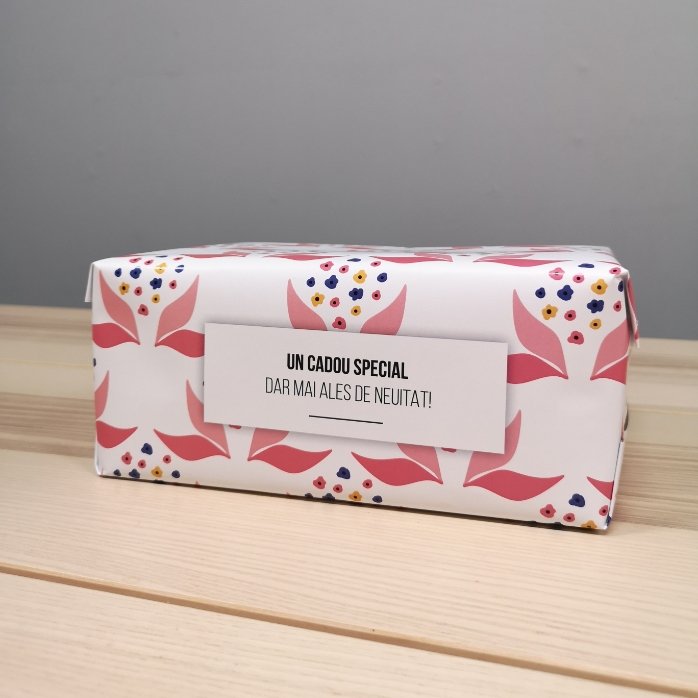 Hârtie de împachetat cadouri personalizată cu text - Floricele