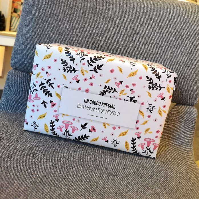 Hârtie de împachetat cadouri personalizată cu text - Model tomnatic