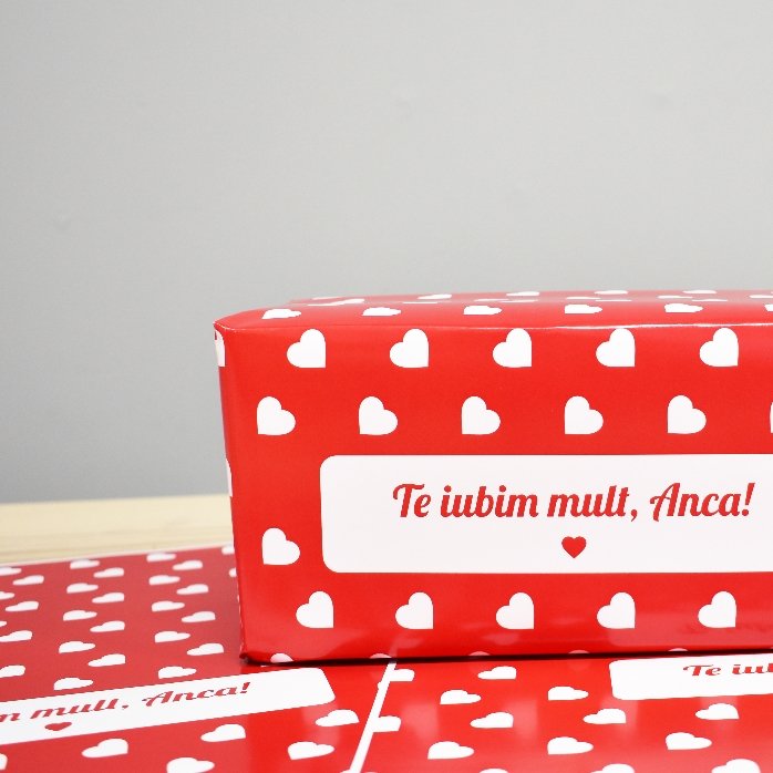 Hârtie de împachetat cadouri personalizată - model inimioare