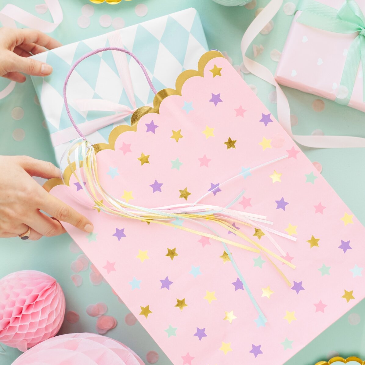 Hartie de impachetat cadouri - mix colorat