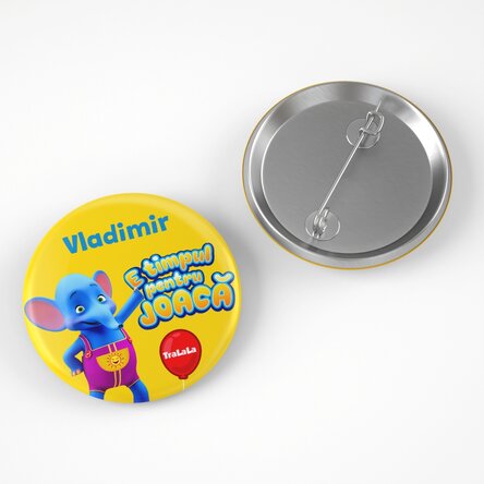 Insignă personalizată cu nume - E timpul pentru joacă cu Elefănțelul TraLaLa