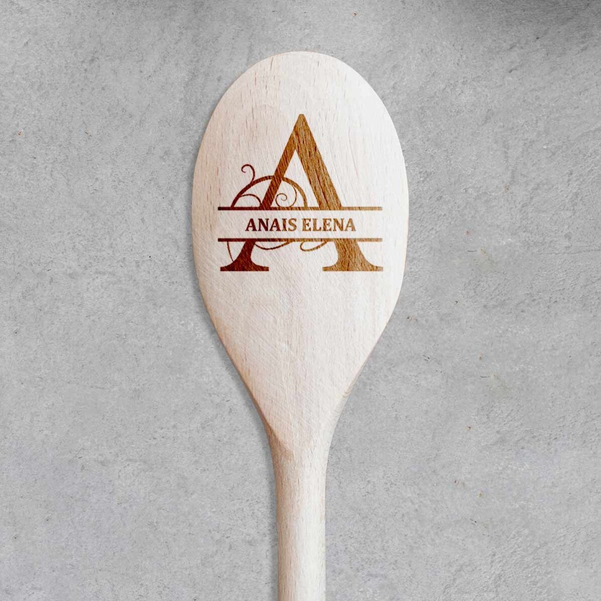 Lingură de lemn personalizată cu monogramă și nume 