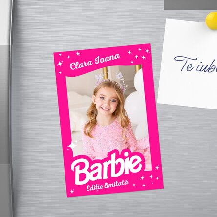 Magnet 10x15 cm personalizat cu o poză și text - Barbie