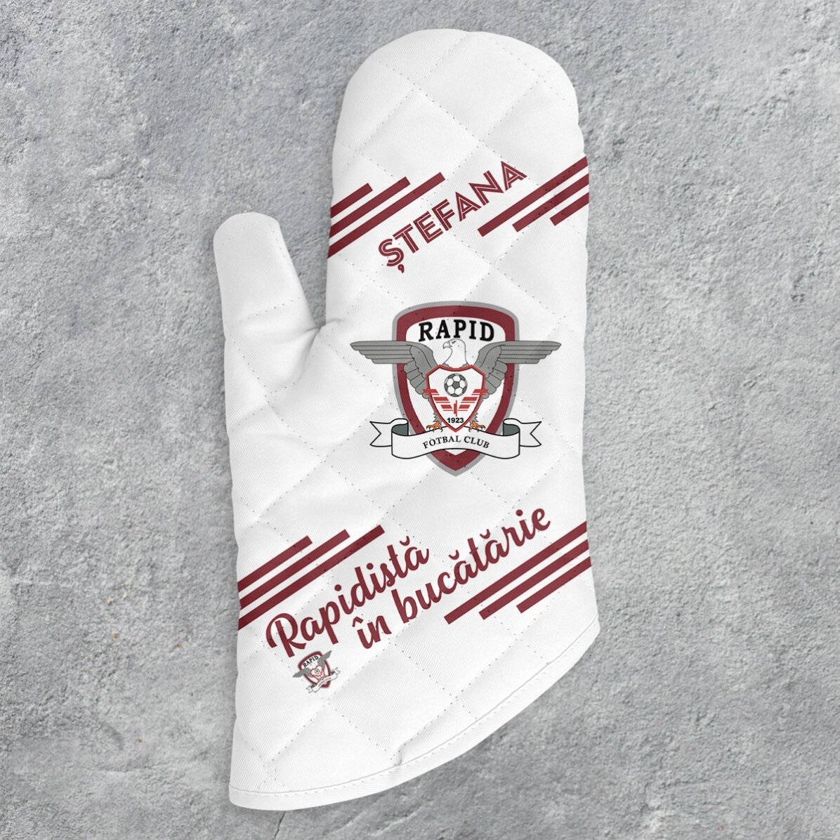 Mănușă de bucătărie FC Rapid personalizată cu nume și mesaj