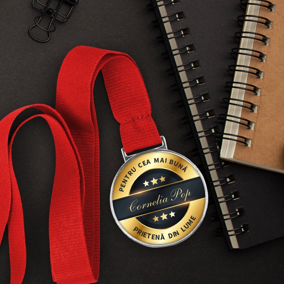 Medalie personalizată cu text - The best