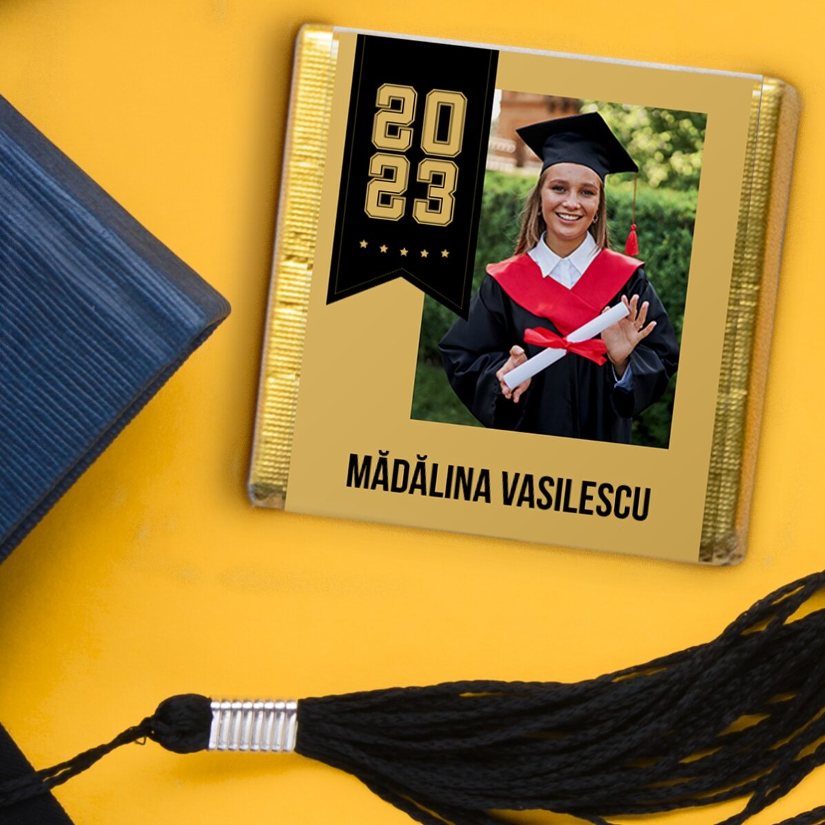 Mini ciocolată personalizată cu nume și an pentru absolvenți