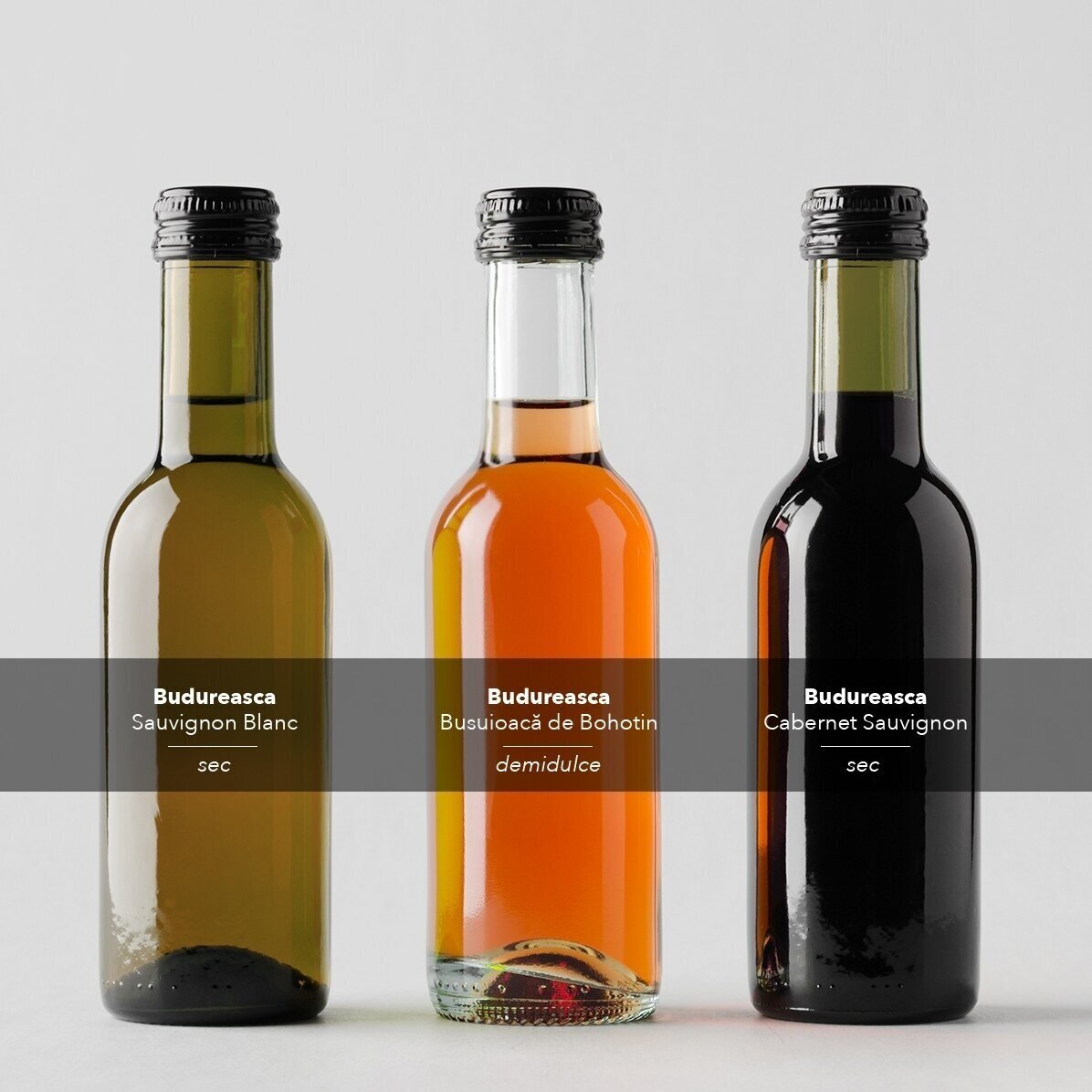 Mini sticluță de vin personalizată cu text și logo - Magia Crăciunului 