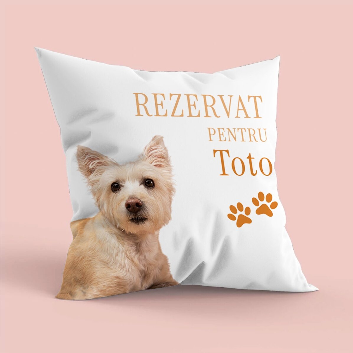 Personalised cushion with a photo and the name of your favourite pet