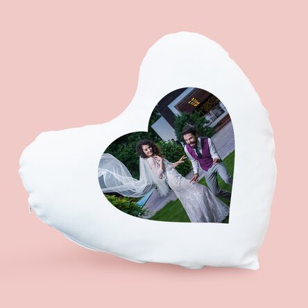 Pernă personalizată în formă de inimă cu o poză