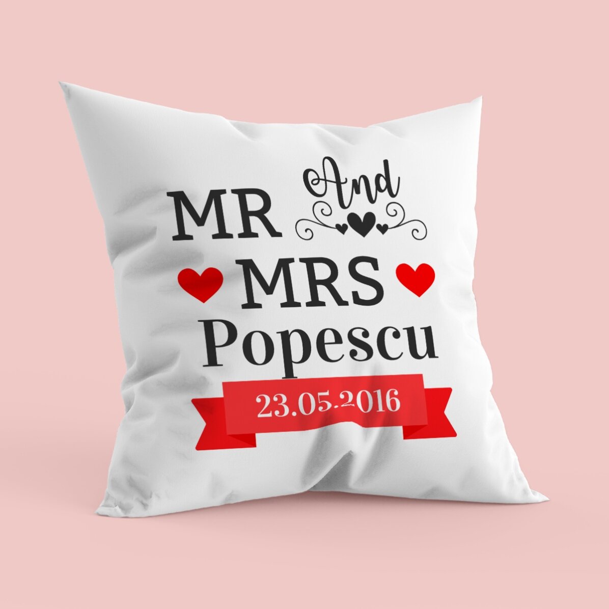 Pernă personalizată pentru cuplu - Mr and Mrs