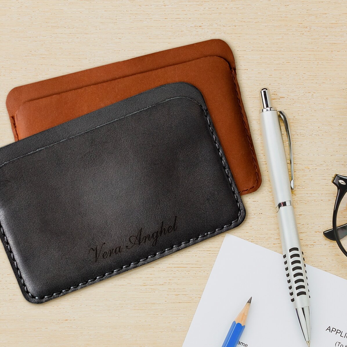Portofel din piele personalizat cu nume pe mijloc
