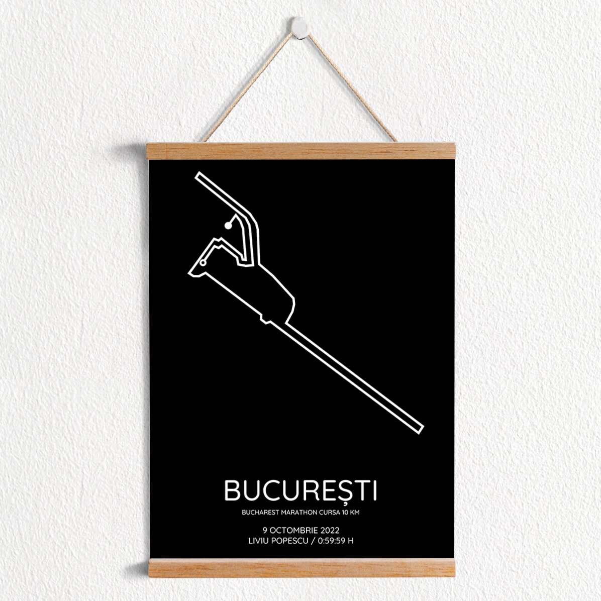 Poster cu agățătoare personalizat cu text și fundal colorat - Bucharest Marathon Cursa 10 km
