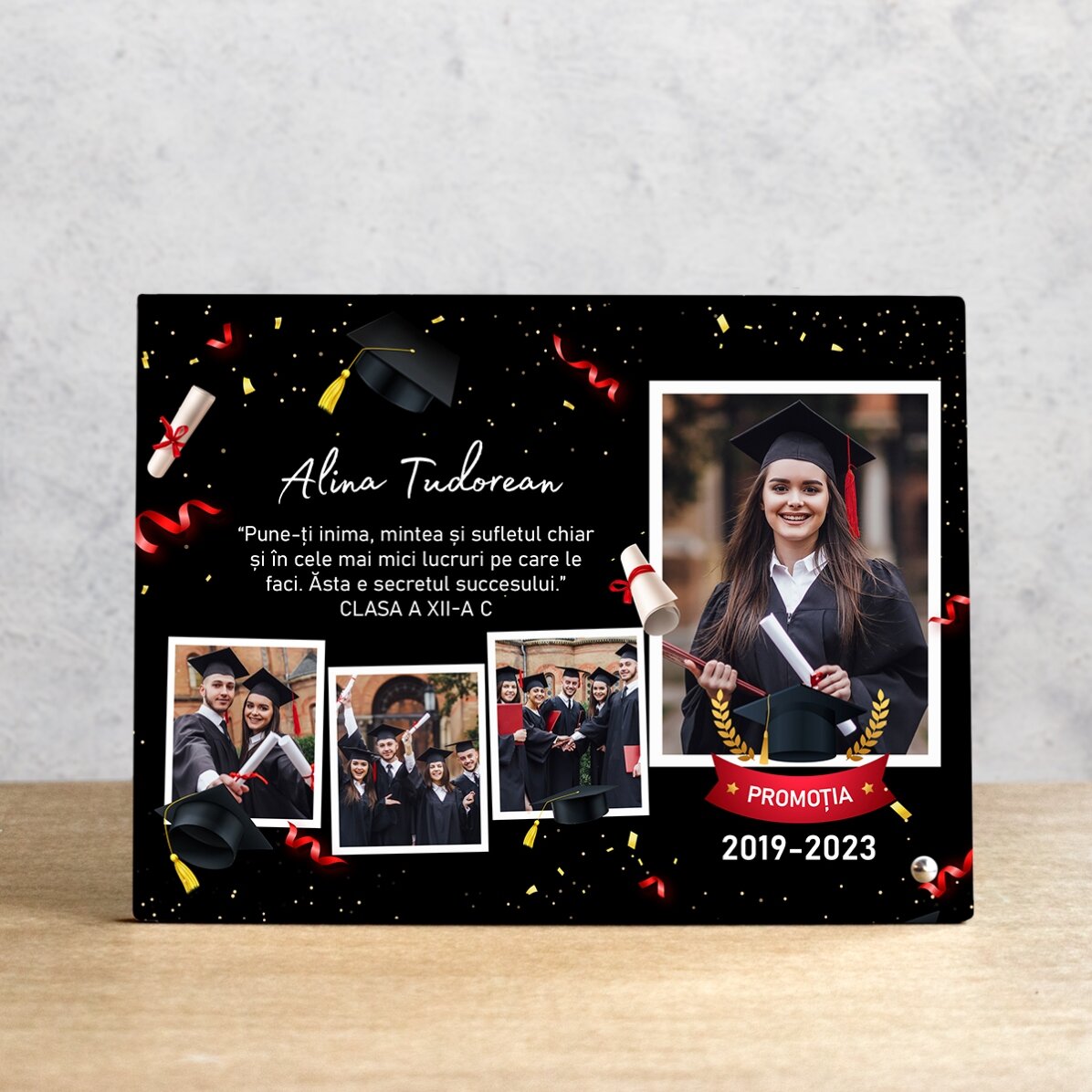 Ramă foto de birou personalizată cu 4 poze și text pentru absolvenți