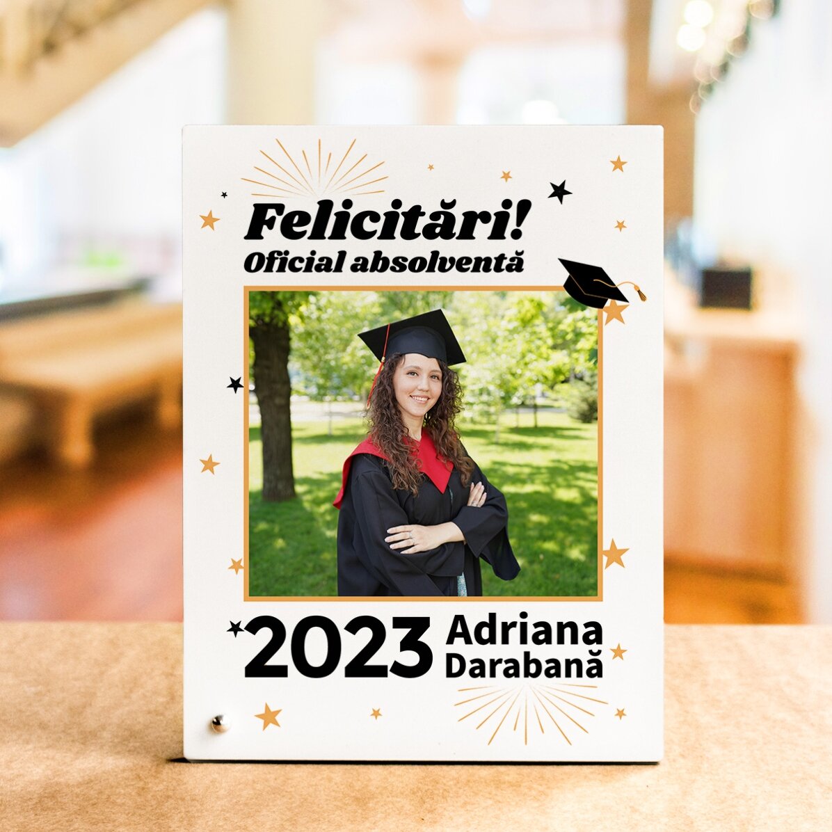 Ramă foto de birou personalizată cu poză și text - Oficial absolventă 
