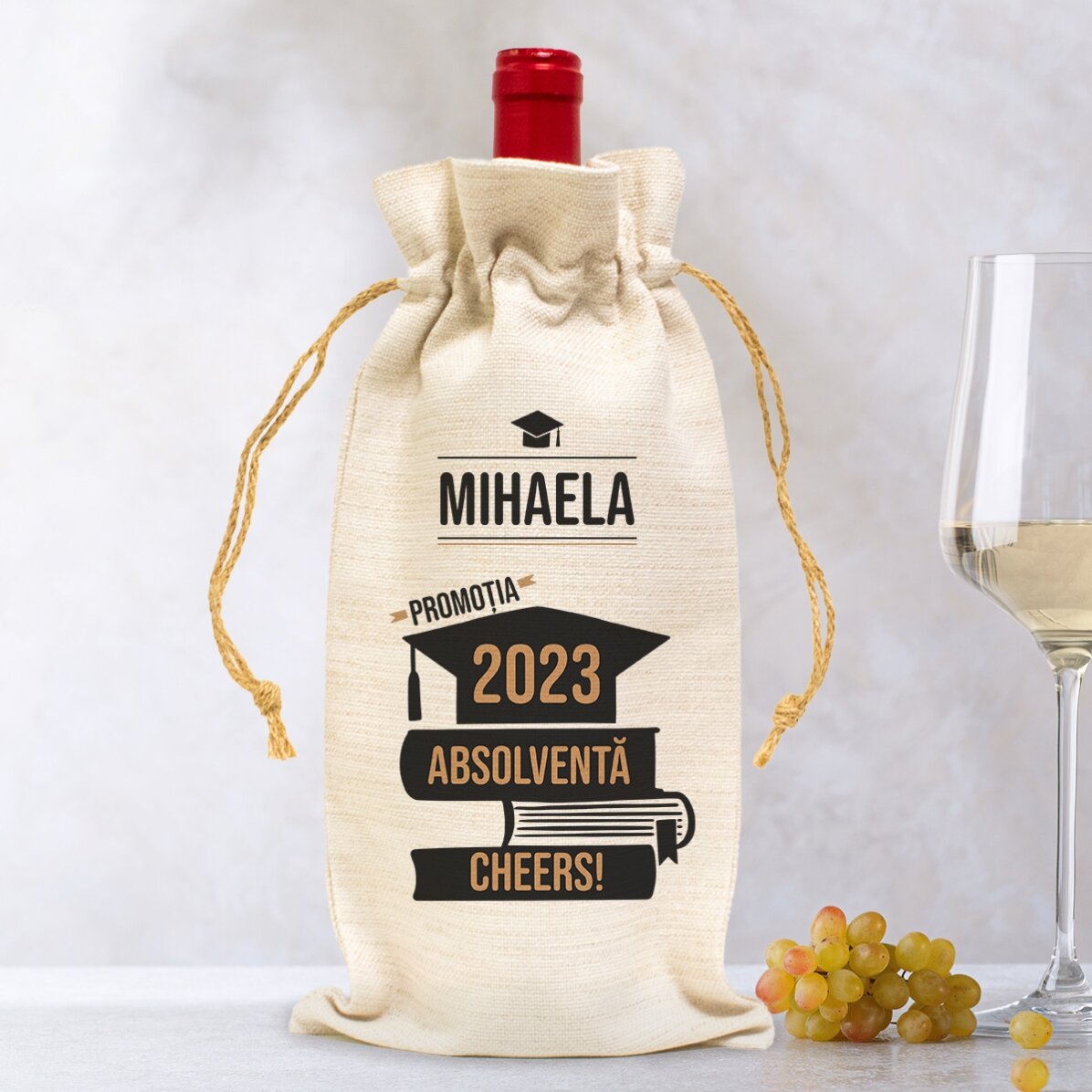 Săculeț pentru sticlă de vin, personalizat cu mesaj pentru absolventi