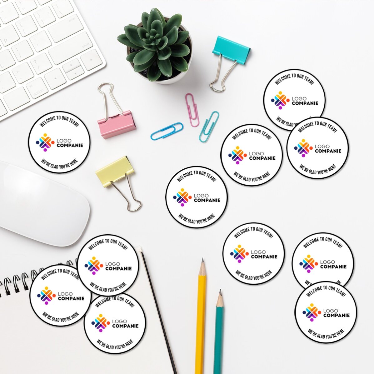 Set de 12 stickere (etichetă autoadezivă) rotunde, diametru 5cm personalizate cu logo și text