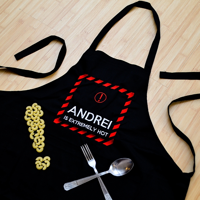 Șorț personalizat - is extremely HOT