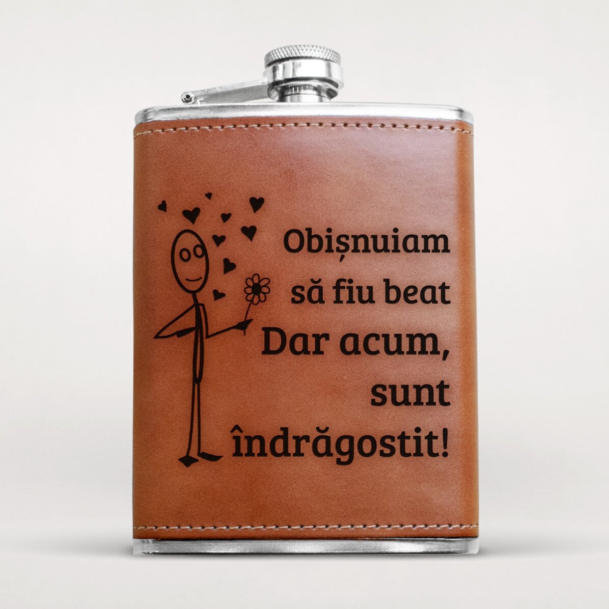 Sticlă de buzunar îmbrăcată în piele personalizată cu mesaj - Îndrăgostit