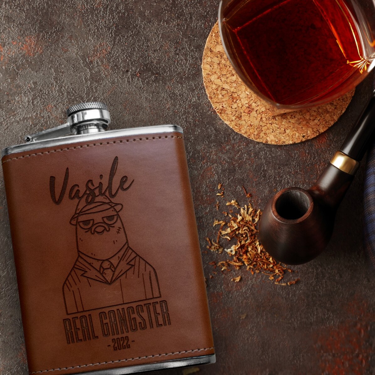 Sticlă de buzunar îmbrăcată în piele personalizată cu nume - Gangster